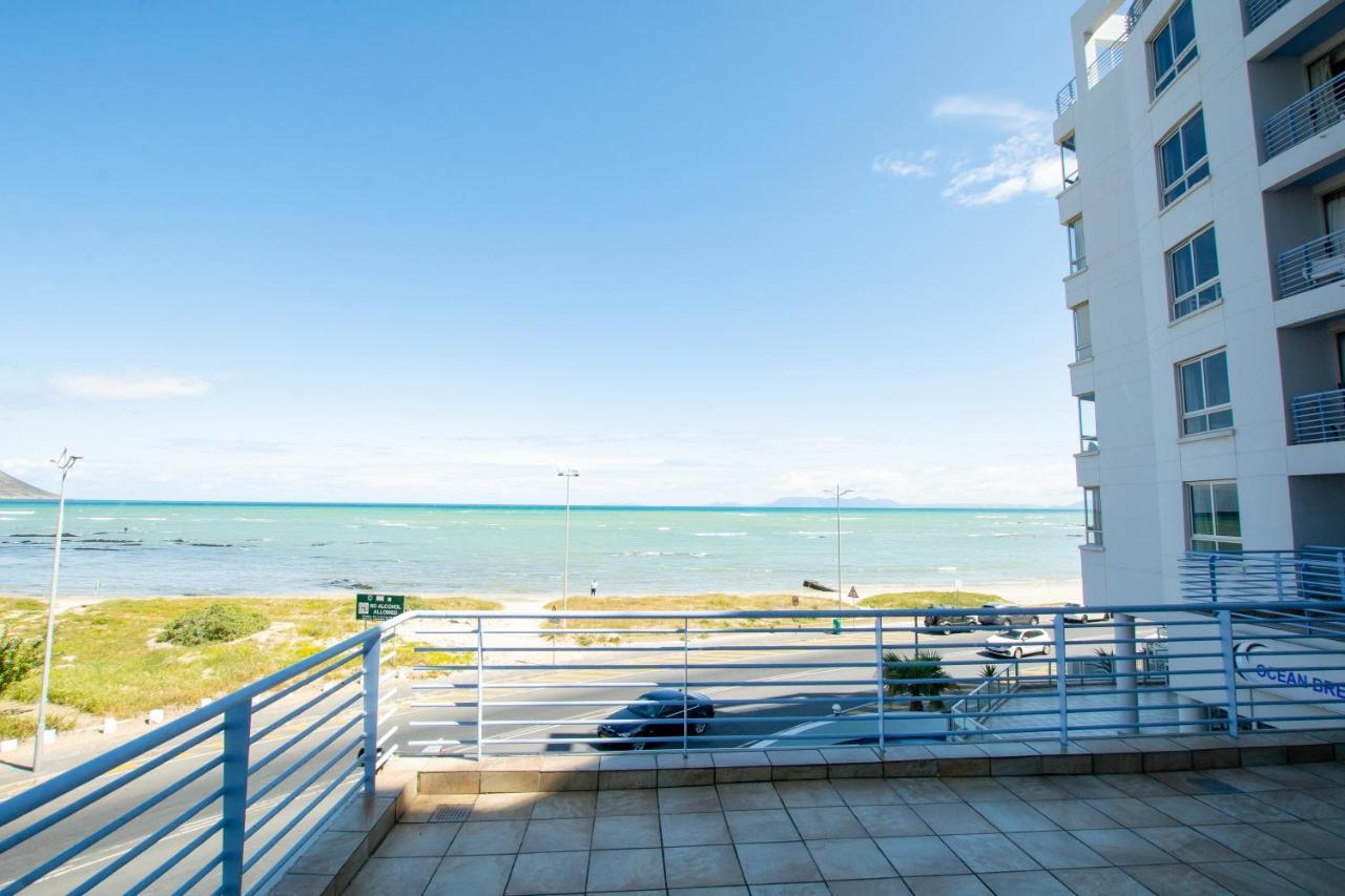 Ocean Breeze Hotel Strand Esterno foto