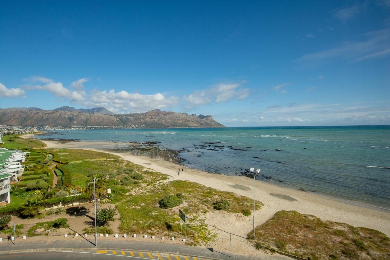 Ocean Breeze Hotel Strand Esterno foto