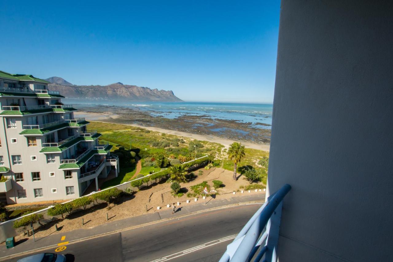 Ocean Breeze Hotel Strand Esterno foto