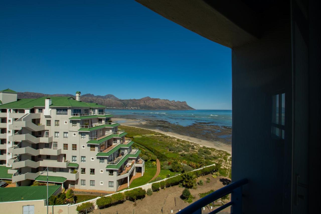 Ocean Breeze Hotel Strand Esterno foto