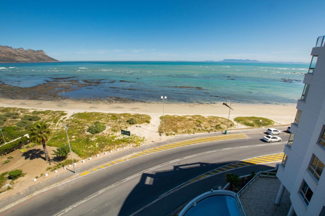 Ocean Breeze Hotel Strand Esterno foto