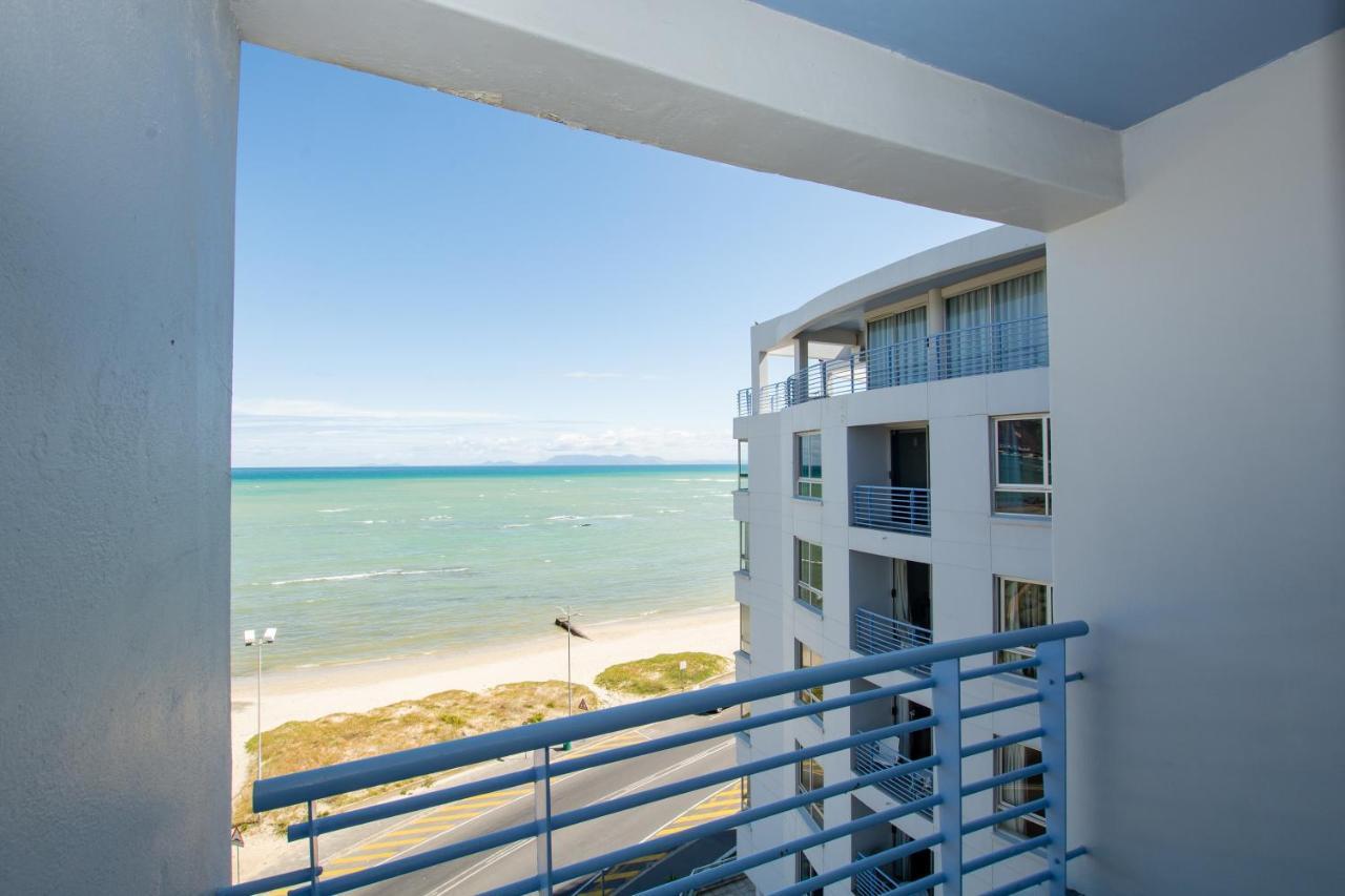 Ocean Breeze Hotel Strand Esterno foto